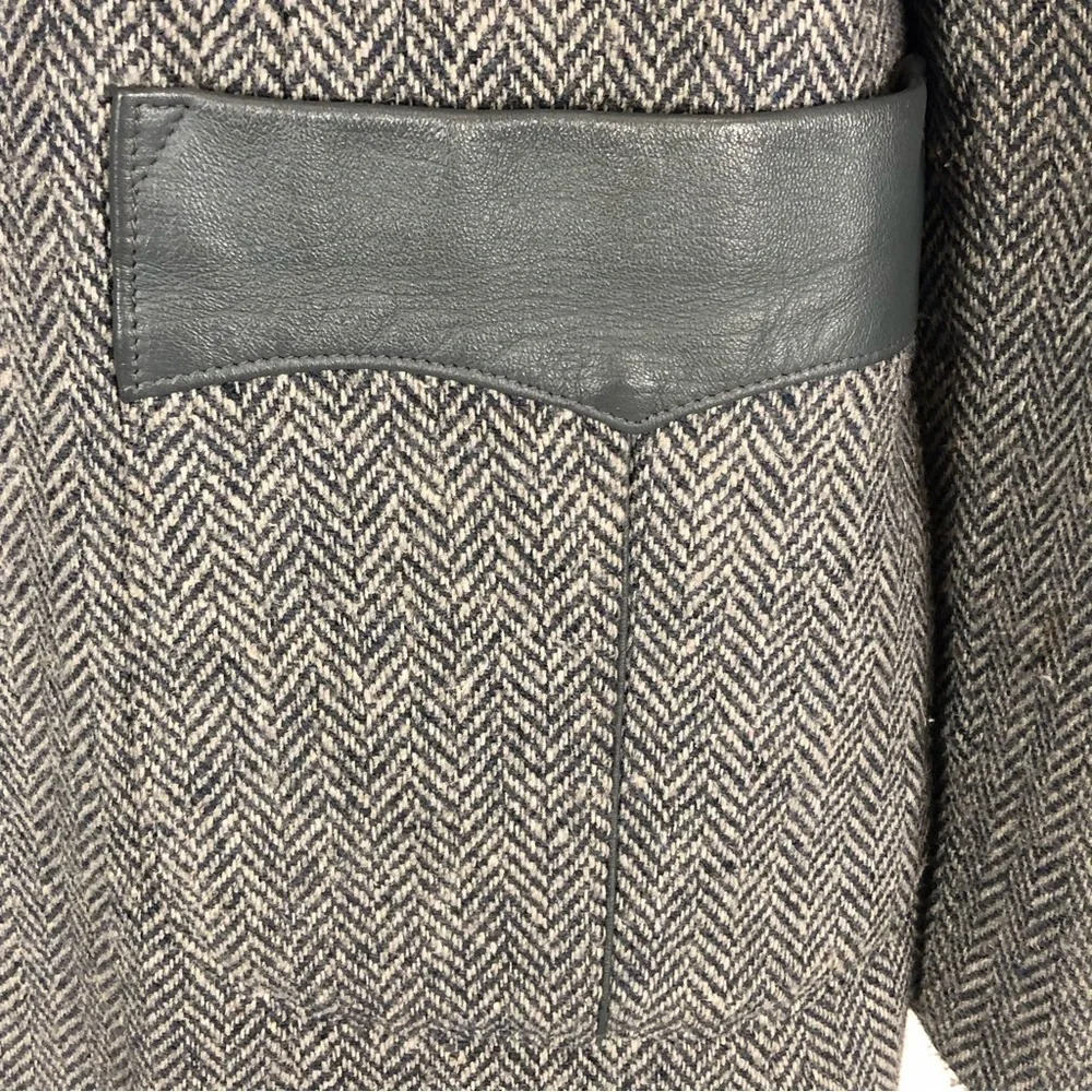 VINTAGE grey herringbone sports jacket leather elbow patches single breasted 44